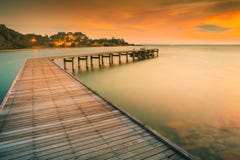 Cielo de levantamiento del sol hermoso del parque nacional del ya del laem del khao en rayong fotografía de archivo libre de regalías Cielo de levantamiento del sol hermoso del parque nacional del ya del laem del khao en rayong fotografía de archivo libre de regalías