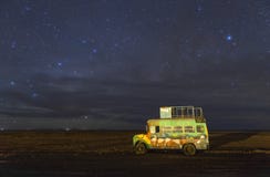 Cielo nocturno plano de la sal de Uyuni, Bolivia imágenes de archivo libres de regalías Cielo nocturno plano de la sal de Uyuni, Bolivia imágenes de archivo libres de regalías