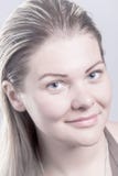 Cierre femenino de la mujer de la cara sana, natural encima del retrato imagen de archivo libre de regalías Cierre femenino de la mujer de la cara sana, natural encima del retrato imagen de archivo libre de regalías