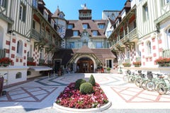 Cinco famosos star o hotel - hotel do Le Normandy Uma arquitetura tradicional da construção Departamento de Deauville, Calvados Foto de Stock Royalty Free Cinco famosos star o hotel - hotel do Le Normandy Uma arquitetura tradicional da construção Departamento de Deauville, Calvados Foto de Stock Royalty Free
