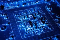 Circuitos electrónicos en concepto futurista de la tecnología en mainboard imágenes de archivo libres de regalías Circuitos electrónicos en concepto futurista de la tecnología en mainboard imágenes de archivo libres de regalías