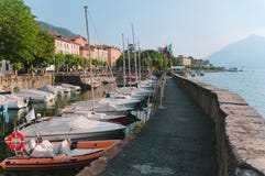 Città Bellano della costa sul lago Como fotografie stock libere da diritti Città Bellano della costa sul lago Como fotografie stock libere da diritti