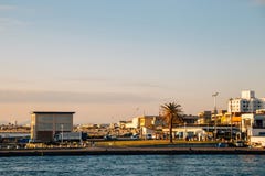 Ciudad de Enoshima y mar de la puesta del sol en kanagawa, Japón fotografía de archivo Ciudad de Enoshima y mar de la puesta del sol en kanagawa, Japón fotografía de archivo