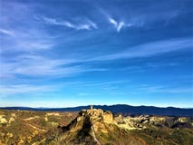 Civita Di Bagnoregio, stad in de provincie van Viterbo, Italië Geschiedenis, tijd, kunst en landschap stock foto Civita Di Bagnoregio, stad in de provincie van Viterbo, Italië Geschiedenis, tijd, kunst en landschap stock foto