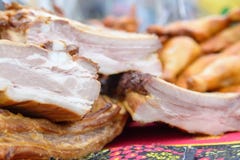 Ciérrese encima de la carne ahumada en supermercado fotografía de archivo Ciérrese encima de la carne ahumada en supermercado fotografía de archivo