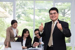 Ciérrese para arriba de encargado y del grupo de hombres de negocios imagenes de archivo Ciérrese para arriba de encargado y del grupo de hombres de negocios imagenes de archivo