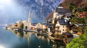 Classic postcard view of Hallstatt alpine village on Hallstatt Lake stock images Classic postcard view of Hallstatt alpine village on Hallstatt Lake stock images