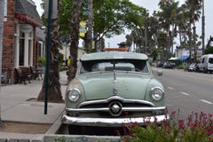 Classique Ford Fordor Sedan 1950 en vert original, 1 photos stock Classique Ford Fordor Sedan 1950 en vert original, 1 photos stock