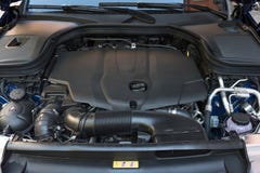 Close-updetail van nieuwe motor van een auto Autotransmissie stock fotografie Close-updetail van nieuwe motor van een auto Autotransmissie stock fotografie