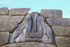 Closeup of headless lions on the Lion Gate that was the main entrance of the Bronze Age citadel of Mycenae in southern Greece royalty free stock images Closeup of headless lions on the Lion Gate that was the main entrance of the Bronze Age citadel of Mycenae in southern Greece royalty free stock images