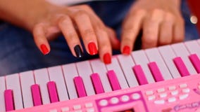 piano fingers toy