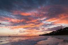Cloudscape variopinto, alba caraibica immagine stock Cloudscape variopinto, alba caraibica immagine stock