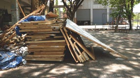 Cluttered Pile of Woods in Outdoor Garage/ Junk Yard/ Abandoned Garden stock photography Cluttered Pile of Woods in Outdoor Garage/ Junk Yard/ Abandoned Garden stock photography