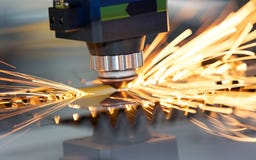 CNC υψηλής ακρίβειας φύλλο μετάλλων συγκόλλησης λέιζερ στοκ φωτογραφία με δικαίωμα ελεύθερης χρήσης CNC υψηλής ακρίβειας φύλλο μετάλλων συγκόλλησης λέιζερ στοκ φωτογραφία με δικαίωμα ελεύθερης χρήσης