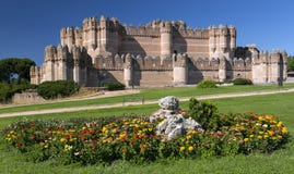 Coca Castle Castillo de Coca - Mudejar slott för 15th århundrade som lokaliseras i landskapet av Segovia, castilen och Leon, Span royaltyfria foton Coca Castle Castillo de Coca - Mudejar slott för 15th århundrade som lokaliseras i landskapet av Segovia, castilen och Leon, Span royaltyfria foton