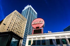 Coca-Cola assina dentro Atlanta do centro fotos de stock Coca-Cola assina dentro Atlanta do centro fotos de stock
