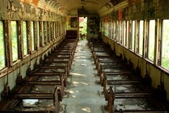 Coche abandonado viejo del tren de pasajeros Imagenes de archivo Coche abandonado viejo del tren de pasajeros Imagenes de archivo