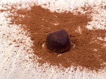 Cocinar las trufas de chocolate imagenes de archivo Cocinar las trufas de chocolate imagenes de archivo
