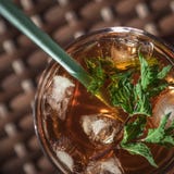 Cocktail d'été photographie stock libre de droits Cocktail d'été photographie stock libre de droits