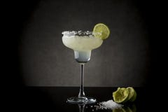 Cocktail de margarita de chaux photo stock Cocktail de margarita de chaux photo stock