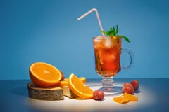 Cocktail orange de ressort images libres de droits Cocktail orange de ressort images libres de droits