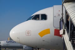 Cocpit του αεροπλάνου Wizzair Το Wizzair είναι χαμηλού κόστους ένα επιβιβασμένο στοκ εικόνες Cocpit του αεροπλάνου Wizzair Το Wizzair είναι χαμηλού κόστους ένα επιβιβασμένο στοκ εικόνες