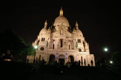 Coeur di Sacre a Parigi alla notte fotografie stock Coeur di Sacre a Parigi alla notte fotografie stock