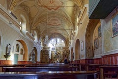 COGNE, ITALY/EUROPE - PAŹDZIERNIK 26: Wewnętrzny widok Sant ` Orso Ch obraz stock COGNE, ITALY/EUROPE - PAŹDZIERNIK 26: Wewnętrzny widok Sant ` Orso Ch obraz stock