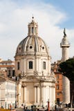 Colonna di Traiano e di Santa Maria di Loreto immagine stock libera da diritti Colonna di Traiano e di Santa Maria di Loreto immagine stock libera da diritti
