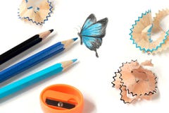 Colorato disegno della farfalla e per temperare le matite immagini stock libere da diritti Colorato disegno della farfalla e per temperare le matite immagini stock libere da diritti