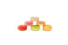 Colourful macaron ostrosłup na bielu obraz stock Colourful macaron ostrosłup na bielu obraz stock