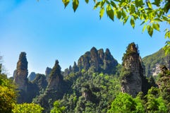 Coluna do arenito de quartzo em Zhangjiajie em China imagem de stock royalty free Coluna do arenito de quartzo em Zhangjiajie em China imagem de stock royalty free
