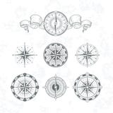 Compas antiguos de la orientación en estilo del vintage Ejemplos monocromáticos del vector fijados libre illustration Compas antiguos de la orientación en estilo del vintage Ejemplos monocromáticos del vector fijados libre illustration