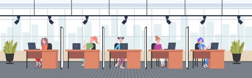 Compa?eros de trabajo en los operadores creativos de las mujeres de la oficina que se sientan en el concepto del centro de atenci stock de ilustración Compa?eros de trabajo en los operadores creativos de las mujeres de la oficina que se sientan en el concepto del centro de atenci stock de ilustración
