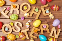 Composizione di legno nella lettera di Pasqua immagini stock libere da diritti Composizione di legno nella lettera di Pasqua immagini stock libere da diritti