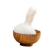 Compressa quente da massagem tailandesa dos termas isolada imagens de stock Compressa quente da massagem tailandesa dos termas isolada imagens de stock