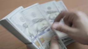 Compte de l'argent, beaucoup de dollars clips vidéos Compte de l'argent, beaucoup de dollars clips vidéos