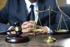 Conceito legal da lei, do conselho e da justiça, advogado de assistência masculino ou fotos de stock royalty free Conceito legal da lei, do conselho e da justiça, advogado de assistência masculino ou fotos de stock royalty free