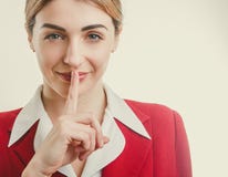 Concept d'affaires - dame dans la veste rouge Secret silencieux photos libres de droits Concept d'affaires - dame dans la veste rouge Secret silencieux photos libres de droits