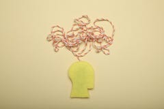Concept d'homme d'effort, inqui?tude dans le cerveau, chaos clutter image libre de droits Concept d'homme d'effort, inqui?tude dans le cerveau, chaos clutter image libre de droits