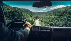 Concepto de las vacaciones de la pasión por los viajes del viaje en coche de la libertad fotografía de archivo libre de regalías Concepto de las vacaciones de la pasión por los viajes del viaje en coche de la libertad fotografía de archivo libre de regalías
