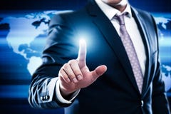 Concepto del Internet de la tecnología del negocio El hombre de negocios elige el espacio vacío libre para el texto en fondo del Imagen de archivo libre de regalías Concepto del Internet de la tecnología del negocio El hombre de negocios elige el espacio vacío libre para el texto en fondo del Imagen de archivo libre de regalías