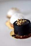 Concetto alternativo di dieta, dessert ketogenic crudi immagine stock Concetto alternativo di dieta, dessert ketogenic crudi immagine stock