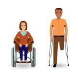 Concetto della gente di inabilità Donna invalida in sedia a rotelle ed in uomo disabile con le grucce isolate su un fondo bianco Fotografie Stock Concetto della gente di inabilità Donna invalida in sedia a rotelle ed in uomo disabile con le grucce isolate su un fondo bianco Fotografie Stock