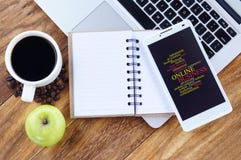 Concetto online di disposizione della nuvola di parola di affari sullo schermo dello smartphone Immagine Stock Libera da Diritti Concetto online di disposizione della nuvola di parola di affari sullo schermo dello smartphone Immagine Stock Libera da Diritti