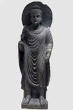 Condizione archeologica della scultura di Buddha nella meditazione da mitologia indiana fotografie stock Condizione archeologica della scultura di Buddha nella meditazione da mitologia indiana fotografie stock