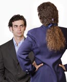 Confrontación de la mujer del hombre Confrontación de la mujer del hombre