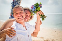 Coppie gay felici immagine stock Coppie gay felici immagine stock