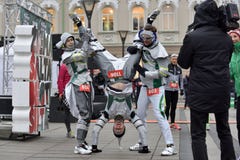Corredores na raça tradicional do Natal de Vilnius imagens de stock Corredores na raça tradicional do Natal de Vilnius imagens de stock