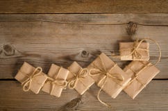Correspondance de Noël sur le fond en bois images libres de droits Correspondance de Noël sur le fond en bois images libres de droits